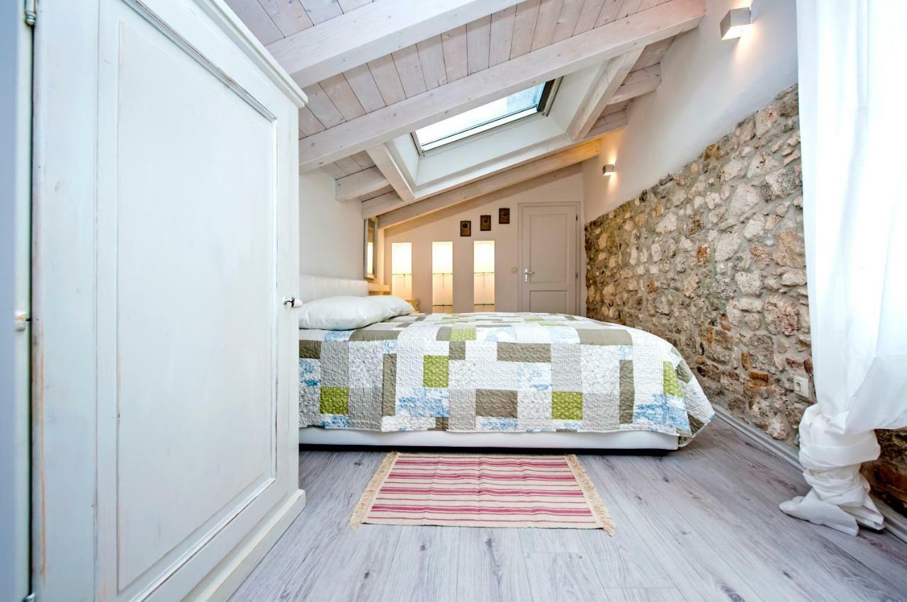 Apartment And Studio Ca' 3 Vie Rovinj Exterior photo